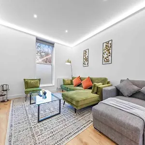 2br Flat For 6 In Central Lr2 , London United Kingdom